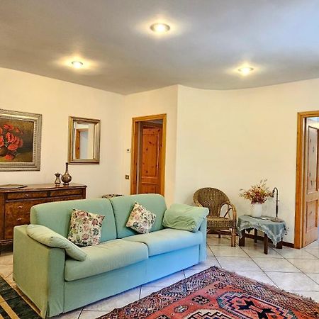 Appartamento Con Ingresso Autonomo, Giardino Privato E Portico Introbio 外观 照片