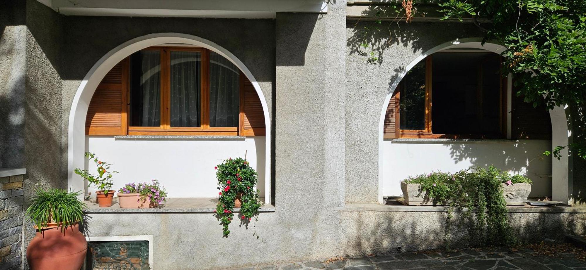 Appartamento Con Ingresso Autonomo, Giardino Privato E Portico Introbio 外观 照片