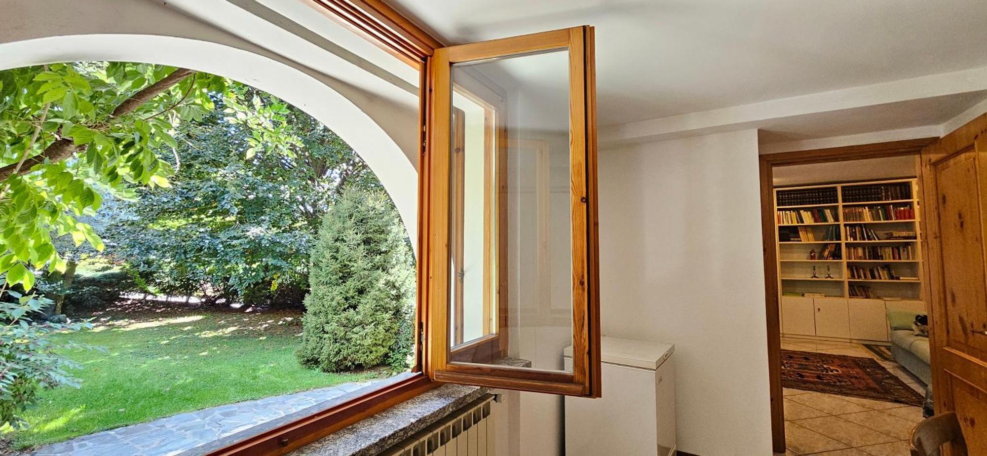 Appartamento Con Ingresso Autonomo, Giardino Privato E Portico Introbio 外观 照片